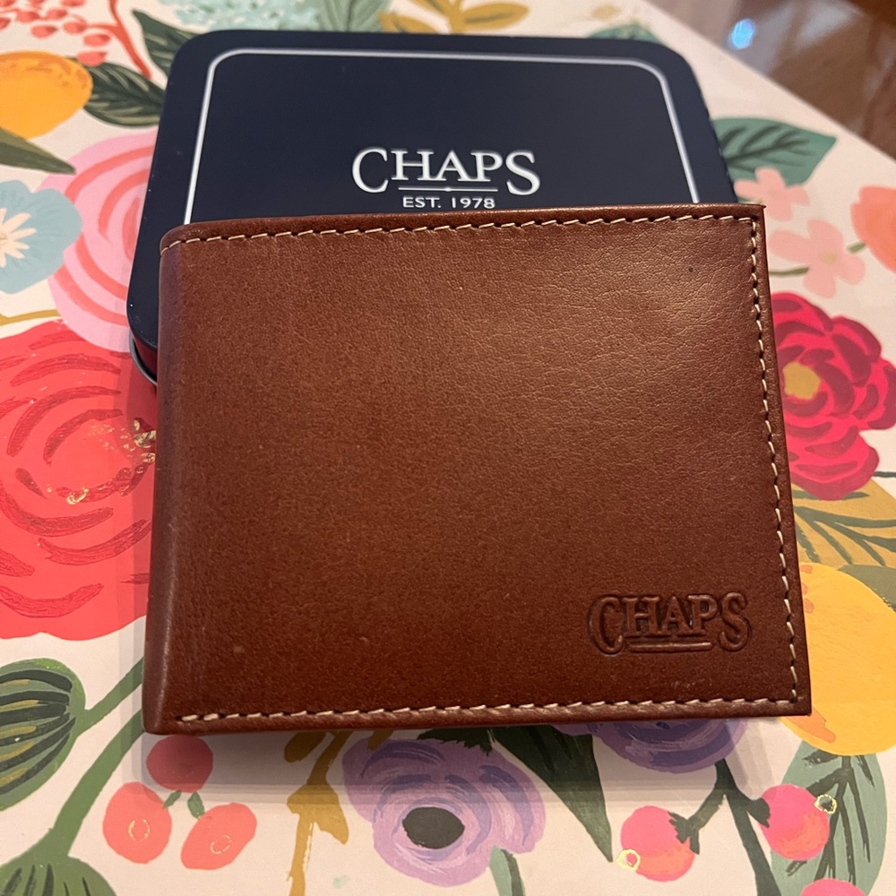 Chaps Brown Leather Bi-Fold Card Wallet